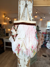 Load image into Gallery viewer, Sweet Pea Vintage Grace Handbag